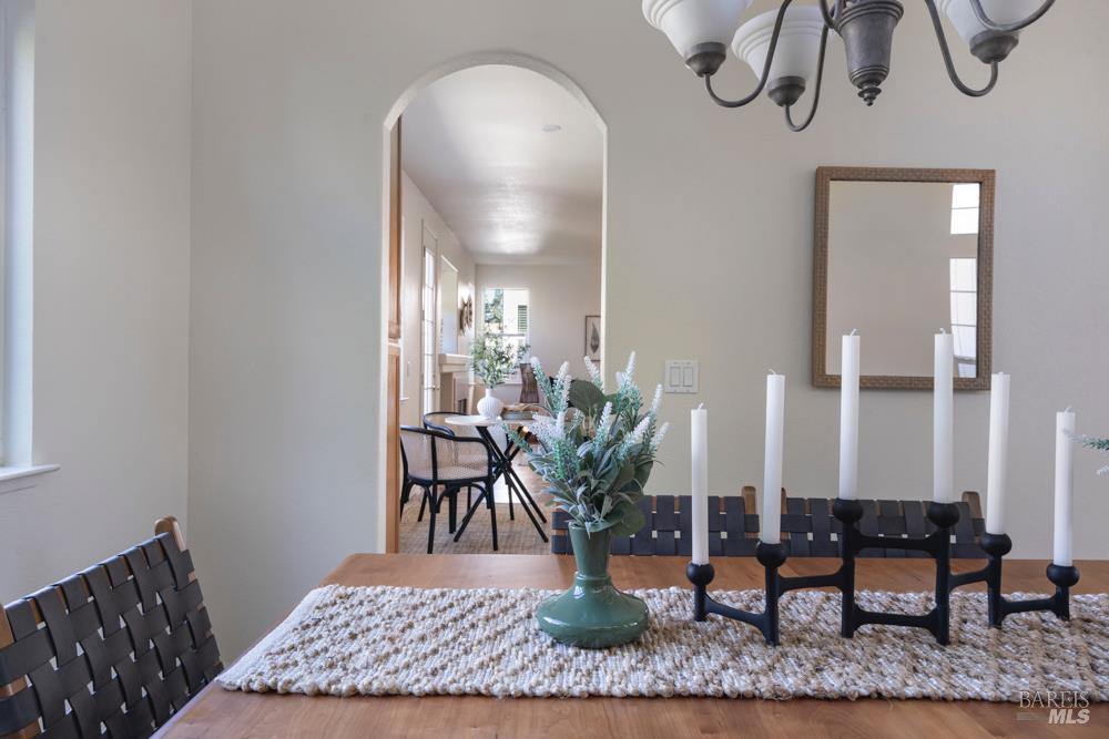 Detail Gallery Image 7 of 39 For 8011 Mammoth Dr, Rohnert Park,  CA 94928 - 3 Beds | 2/1 Baths