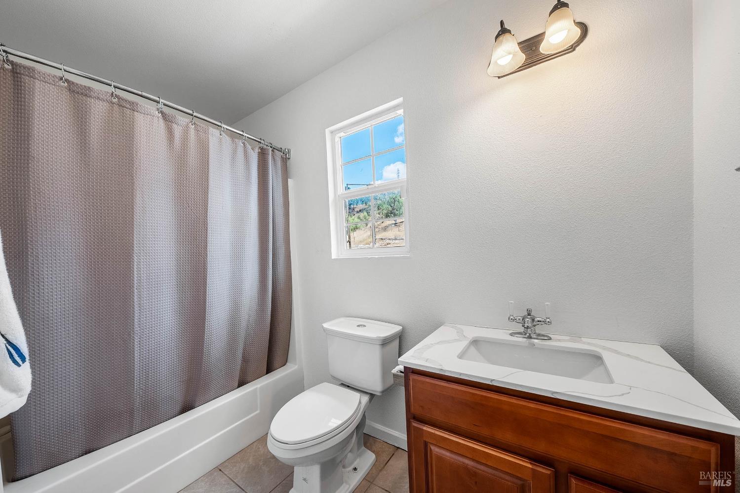 Detail Gallery Image 24 of 42 For 21710 E Highway 20 Hwy, Clearlake Oaks,  CA 95423 - 2 Beds | 1 Baths