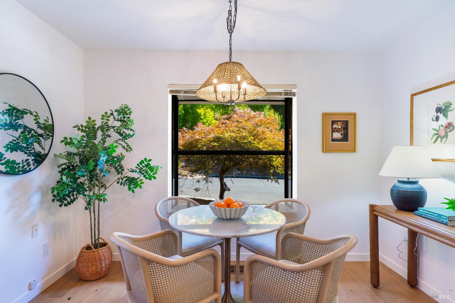 Detail Gallery Image 11 of 35 For 79 E Second St, Sonoma,  CA 95476 - 3 Beds | 2/1 Baths