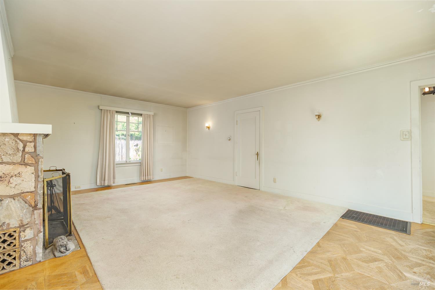 Detail Gallery Image 9 of 35 For 20 Shell Rd, Mill Valley,  CA 94941 - 3 Beds | 1/1 Baths