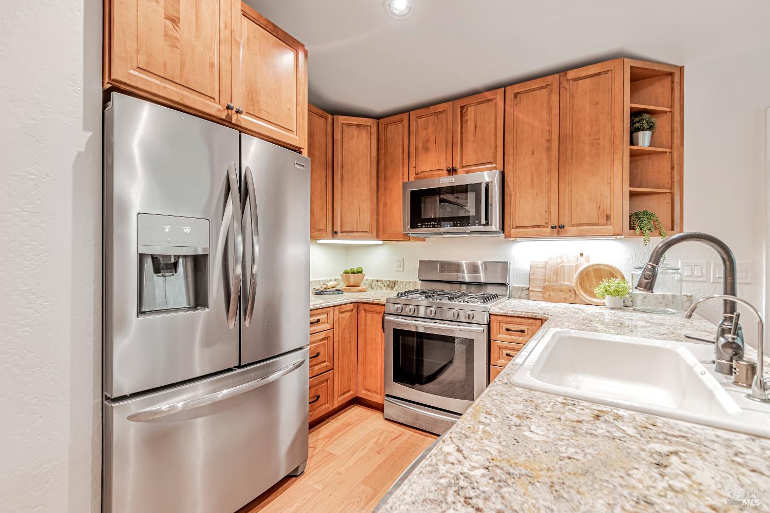 Detail Gallery Image 12 of 44 For 1748 Arroyo Sierra Ave, Santa Rosa,  CA 95405 - 3 Beds | 2 Baths