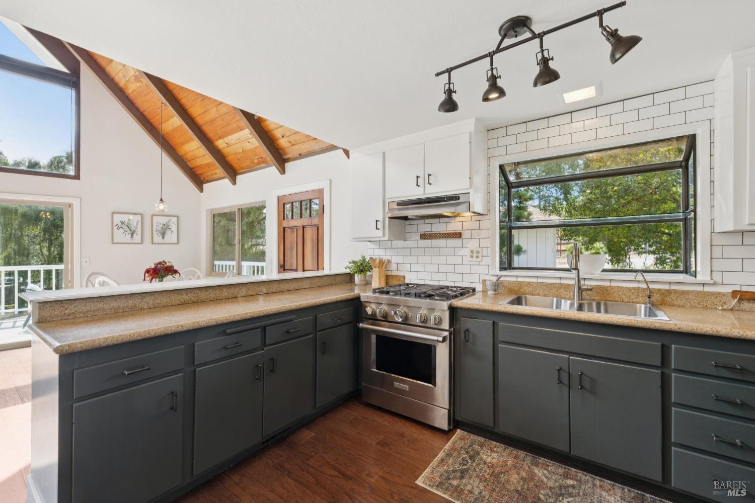 Detail Gallery Image 19 of 62 For 5611 Blank Rd, Sebastopol,  CA 95472 - 3 Beds | 2 Baths