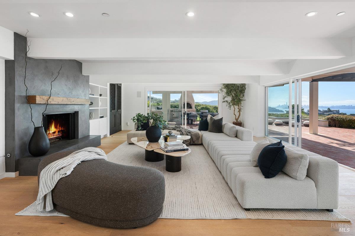 Detail Gallery Image 2 of 72 For 1 Tara View Rd, Belvedere Tiburon,  CA 94920 - 8 Beds | 4/1 Baths