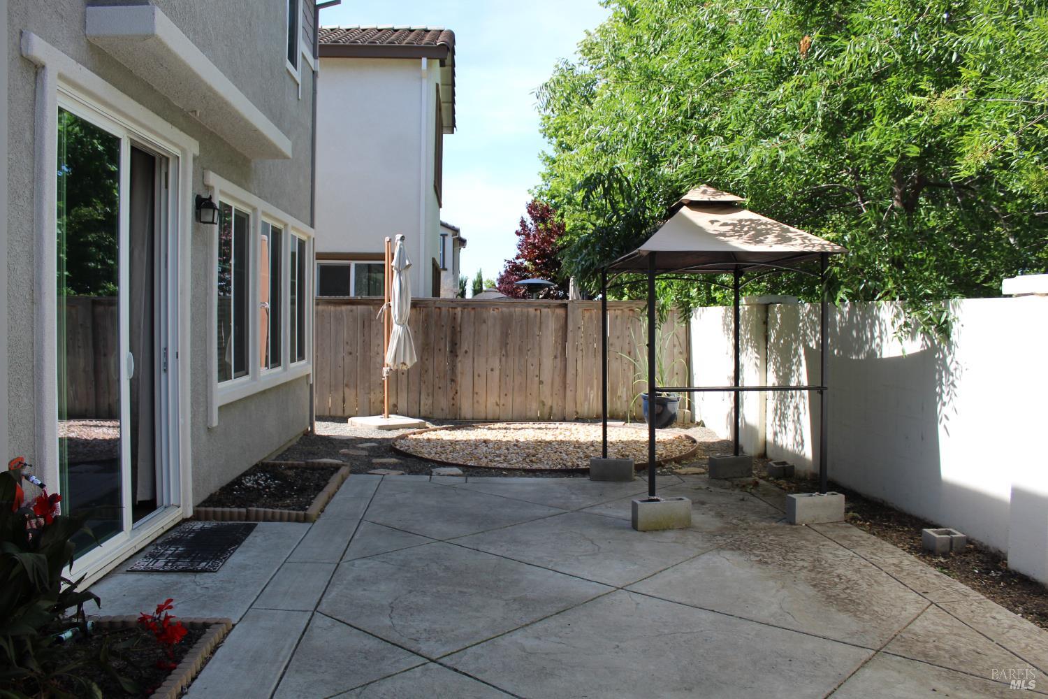 Detail Gallery Image 12 of 13 For 1280 Cornell Dr, Dixon,  CA 95620 - 3 Beds | 2/1 Baths