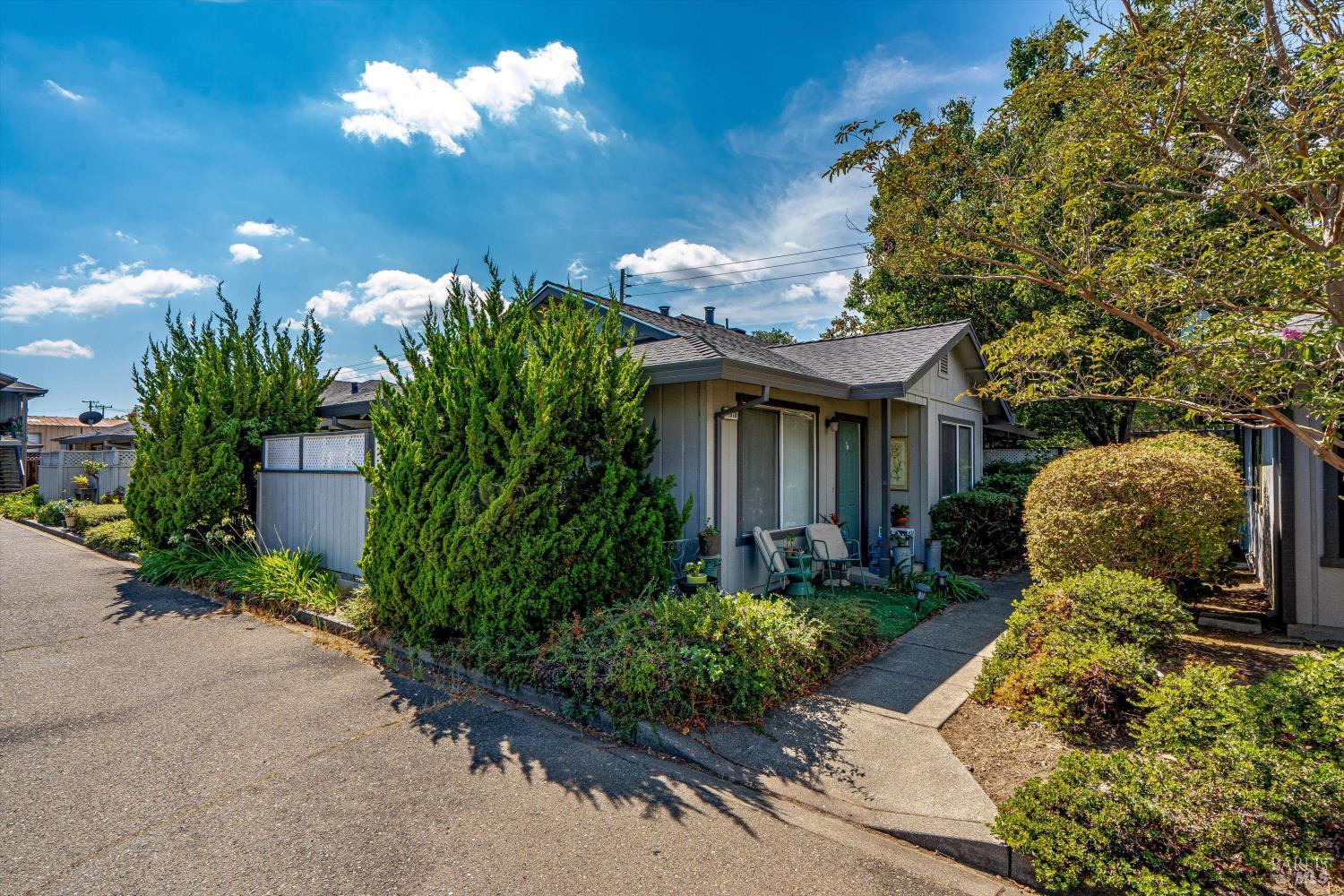 Detail Gallery Image 7 of 13 For 1014 1st St, Sonoma,  CA 95476 - – Beds | – Baths