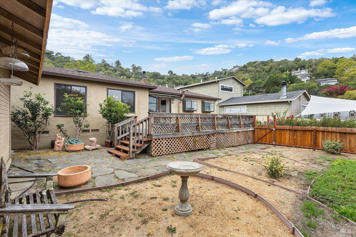 Detail Gallery Image 20 of 24 For 10 Hazel Ct, San Rafael,  CA 94901 - 2 Beds | 2 Baths