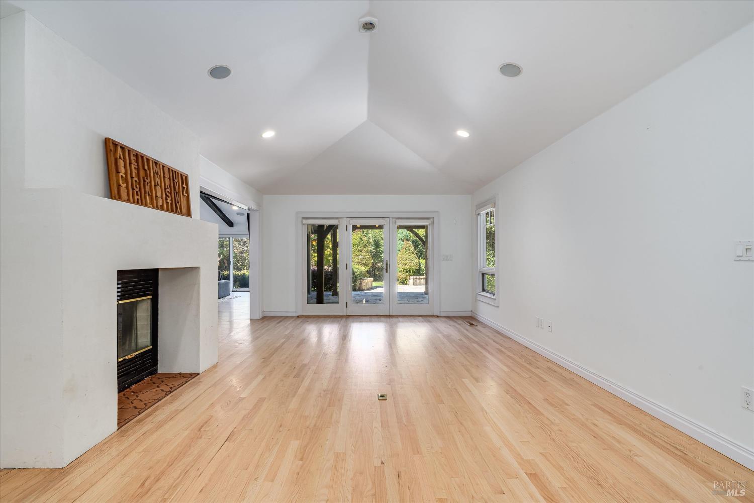 Detail Gallery Image 18 of 49 For 1549 E Napa St, Sonoma,  CA 95476 - 3 Beds | 2 Baths