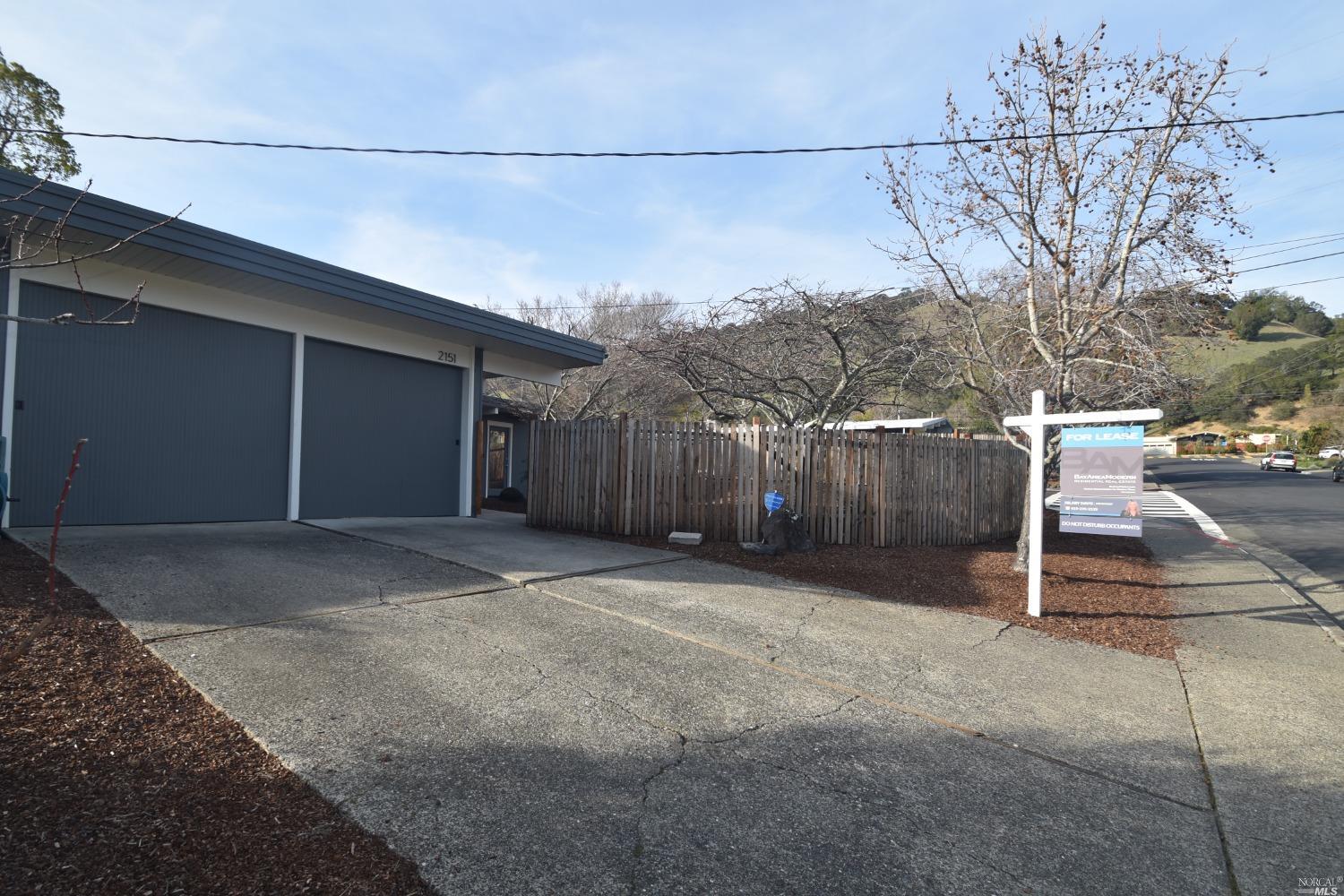 Detail Gallery Image 37 of 46 For 2151 Elderberry Ln, San Rafael,  CA 94903 - 3 Beds | 2 Baths