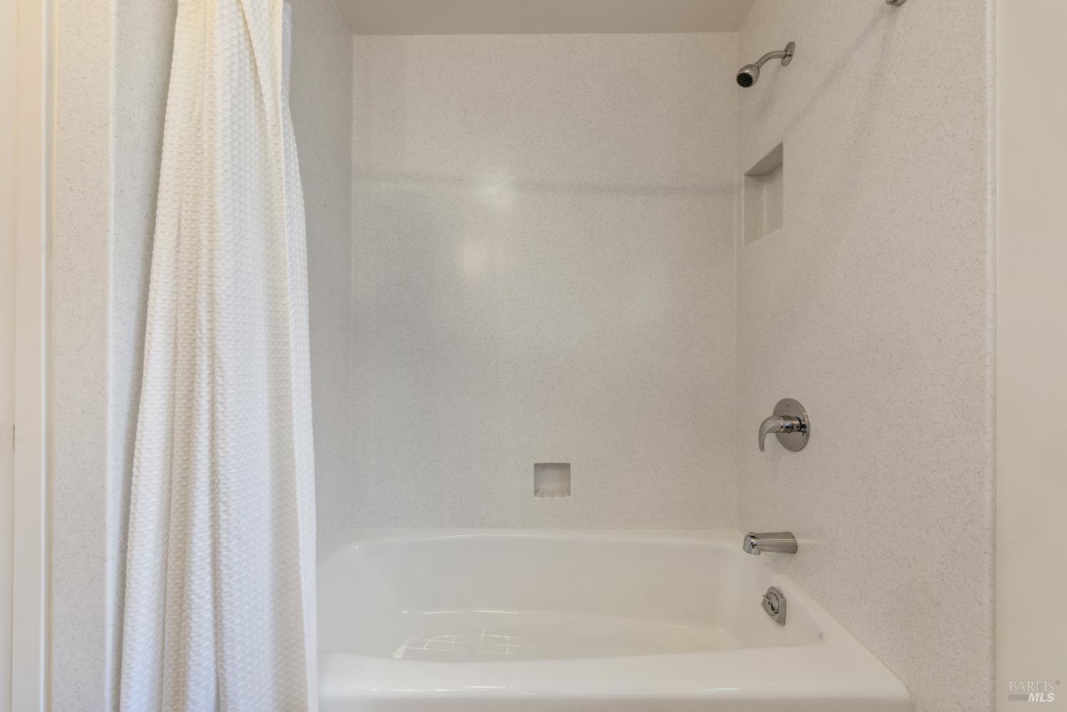 Detail Gallery Image 32 of 47 For 254 Riviera Cir, Larkspur,  CA 94939 - 3 Beds | 2/1 Baths