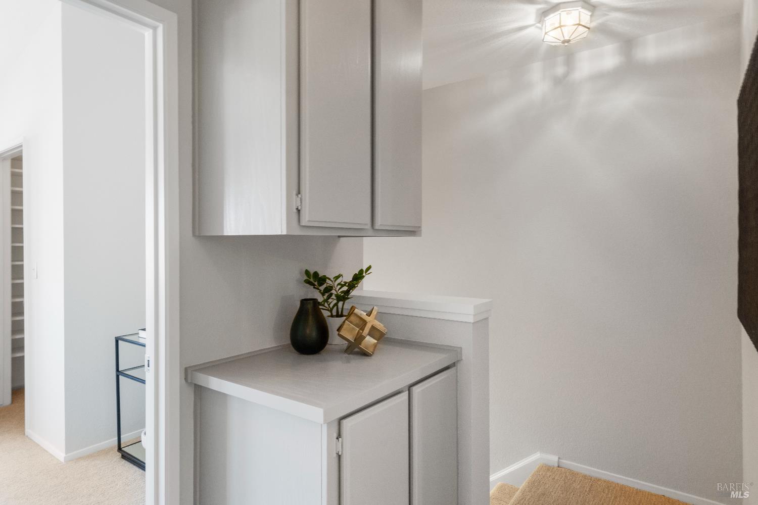 Detail Gallery Image 24 of 37 For 9 Village Ct, San Rafael,  CA 94903 - 3 Beds | 2/1 Baths
