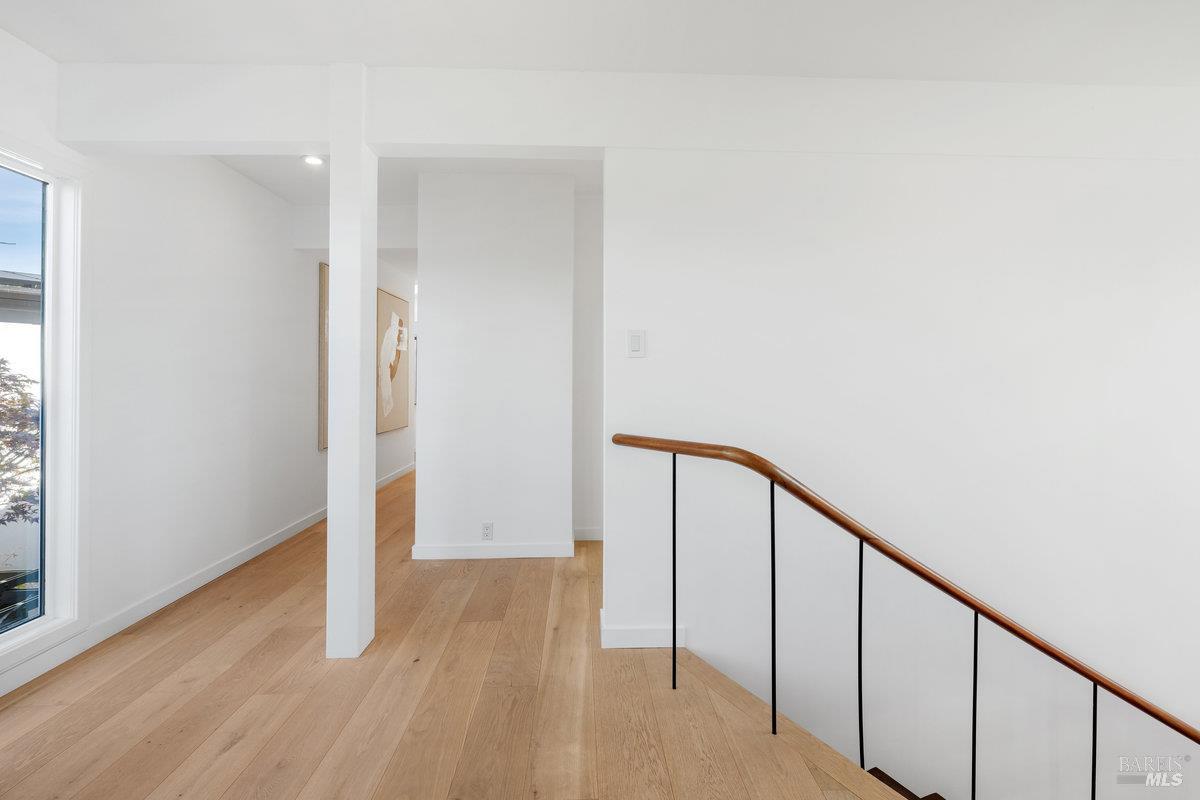 Detail Gallery Image 32 of 72 For 1 Tara View Rd, Belvedere Tiburon,  CA 94920 - 8 Beds | 4/1 Baths