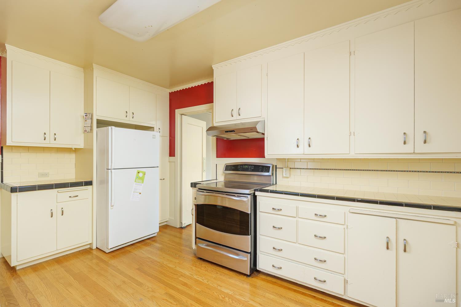 Detail Gallery Image 15 of 35 For 20 Shell Rd, Mill Valley,  CA 94941 - 3 Beds | 1/1 Baths
