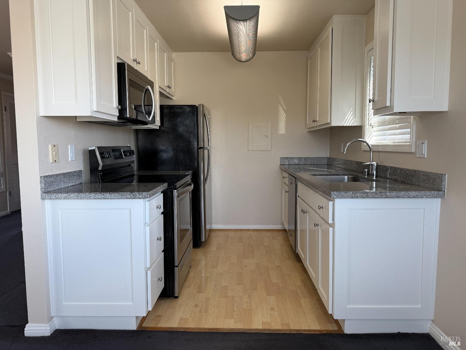 Detail Gallery Image 3 of 18 For 310 Spyglass Pkwy, Vallejo,  CA 94591 - 2 Beds | 2 Baths
