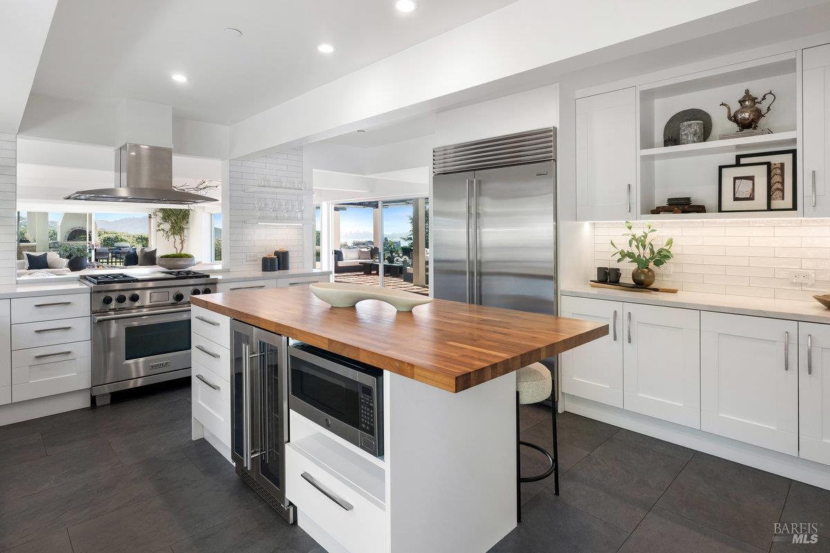 Detail Gallery Image 12 of 72 For 1 Tara View Rd, Belvedere Tiburon,  CA 94920 - 8 Beds | 4/1 Baths