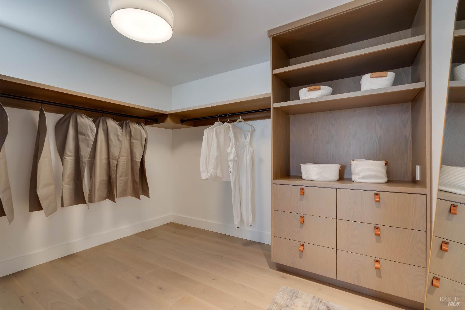 Detail Gallery Image 15 of 45 For 19185 Mesquite Ct, Sonoma,  CA 95476 - 4 Beds | 3/1 Baths
