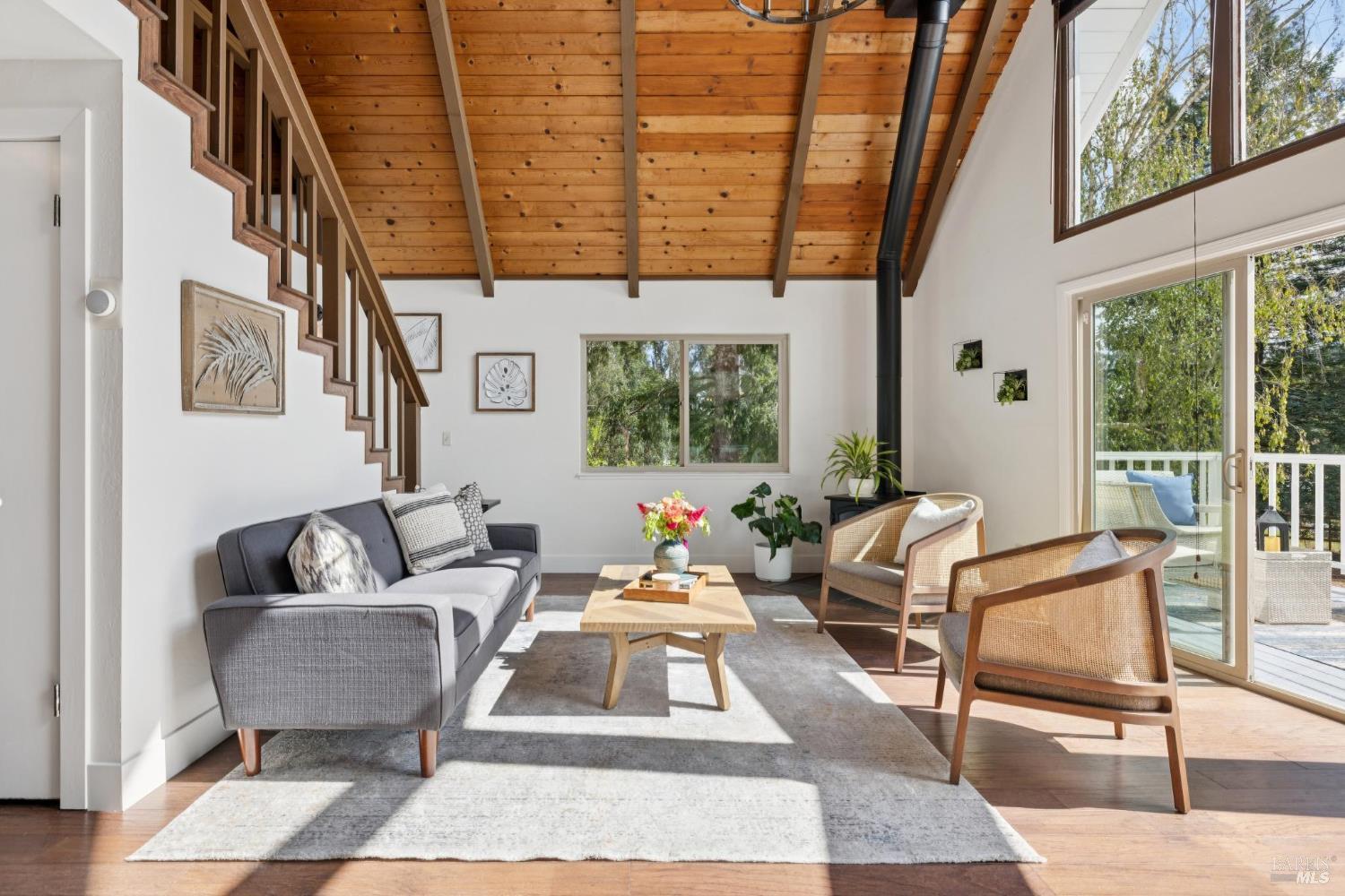 Detail Gallery Image 8 of 62 For 5611 Blank Rd, Sebastopol,  CA 95472 - 3 Beds | 2 Baths