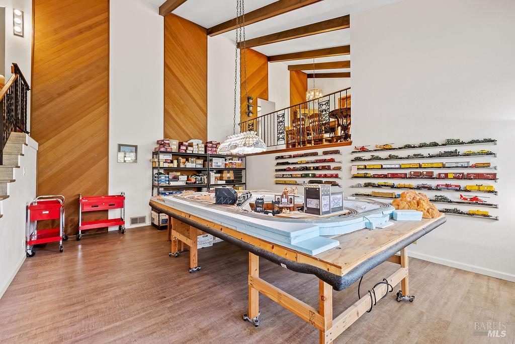Detail Gallery Image 10 of 74 For 2321 Sunrise Ave, Santa Rosa,  CA 95409 - 3 Beds | 2 Baths
