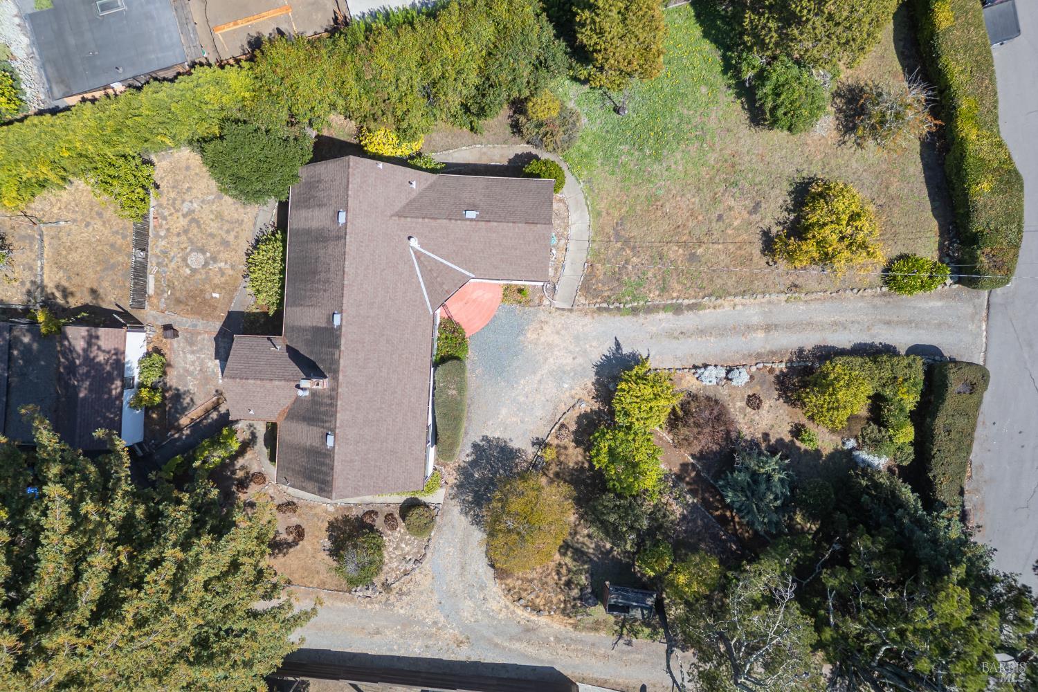Detail Gallery Image 6 of 35 For 20 Shell Rd, Mill Valley,  CA 94941 - 3 Beds | 1/1 Baths