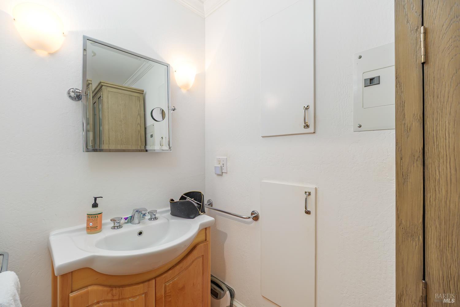 Detail Gallery Image 30 of 38 For 65 Summit Ave, Mill Valley,  CA 94941 - – Beds | – Baths