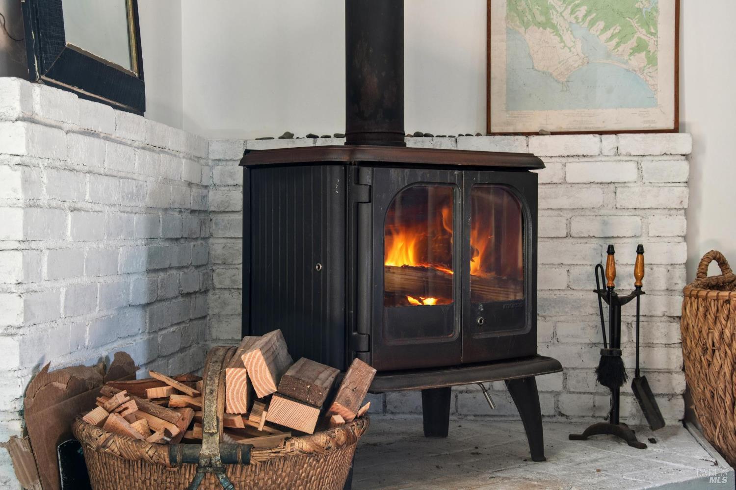 Detail Gallery Image 22 of 68 For 23 Brighton Ave, Bolinas,  CA 94924 - 9 Beds | 2/1 Baths