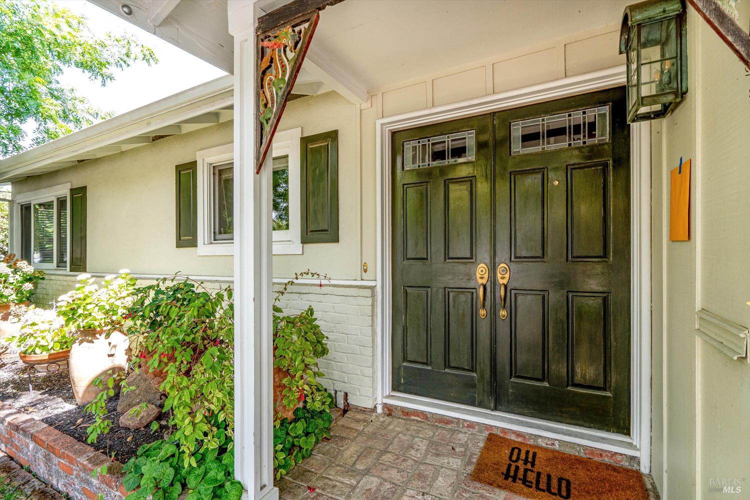 Detail Gallery Image 4 of 7 For 856 4th St, Sonoma,  CA 95476 - 3 Beds | 2 Baths