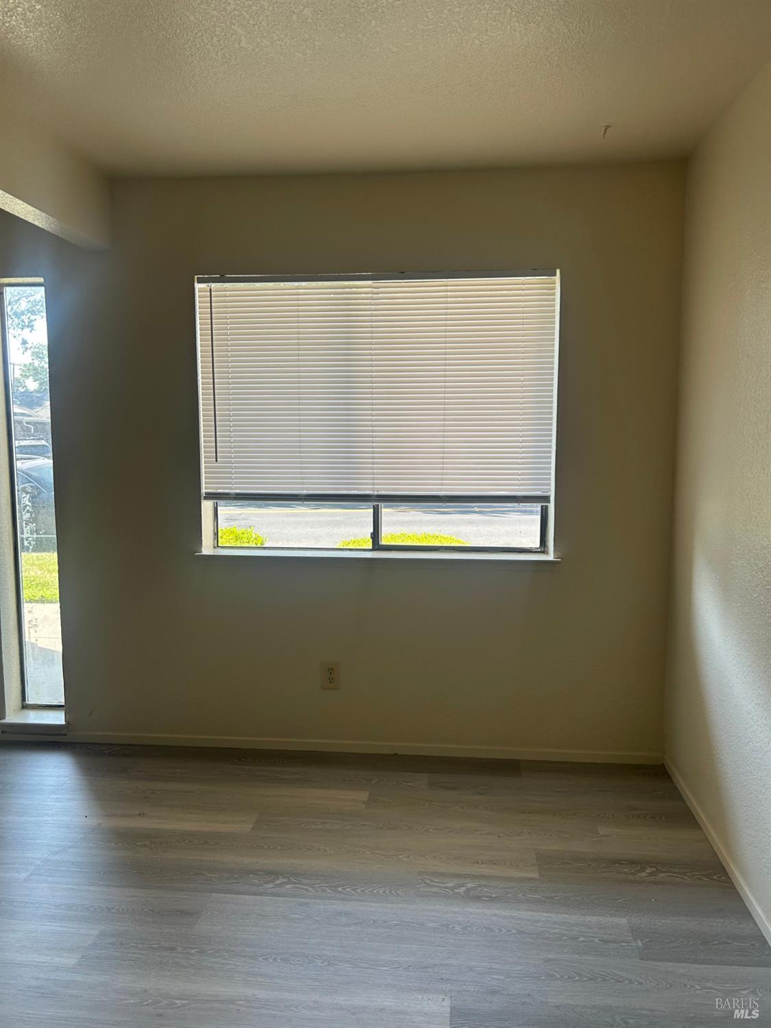 Detail Gallery Image 4 of 18 For 540 Pacific Ave #1,  Fairfield,  CA 94533 - 2 Beds | 1/1 Baths