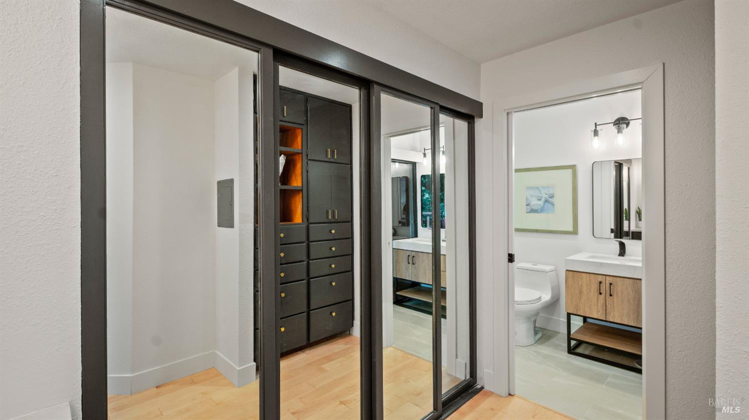 Detail Gallery Image 34 of 52 For 580 Ralston Ave, Mill Valley,  CA 94941 - 4 Beds | 3 Baths