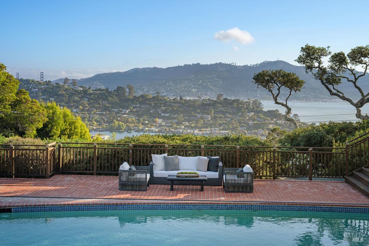 Detail Gallery Image 17 of 72 For 1 Tara View Rd, Belvedere Tiburon,  CA 94920 - 8 Beds | 4/1 Baths