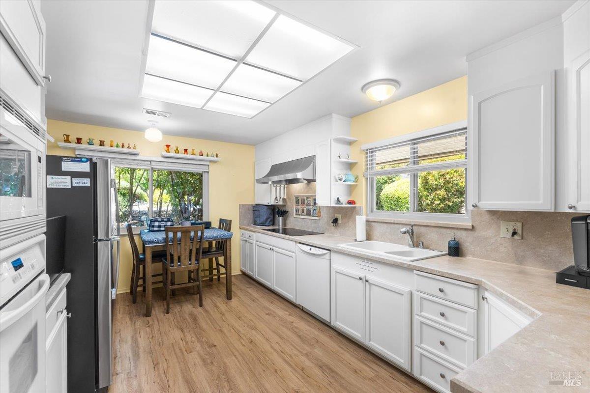 Detail Gallery Image 7 of 33 For 442 Las Casitas Ct a,  Santa Rosa,  CA 95403 - 2 Beds | 2 Baths