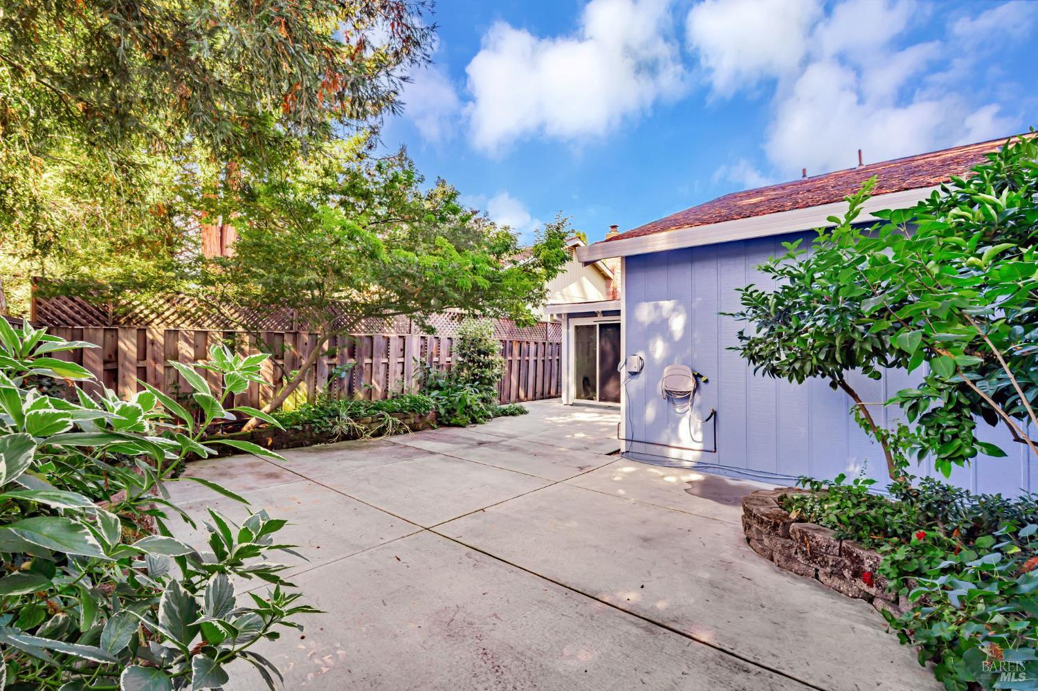 Detail Gallery Image 33 of 44 For 1748 Arroyo Sierra Ave, Santa Rosa,  CA 95405 - 3 Beds | 2 Baths
