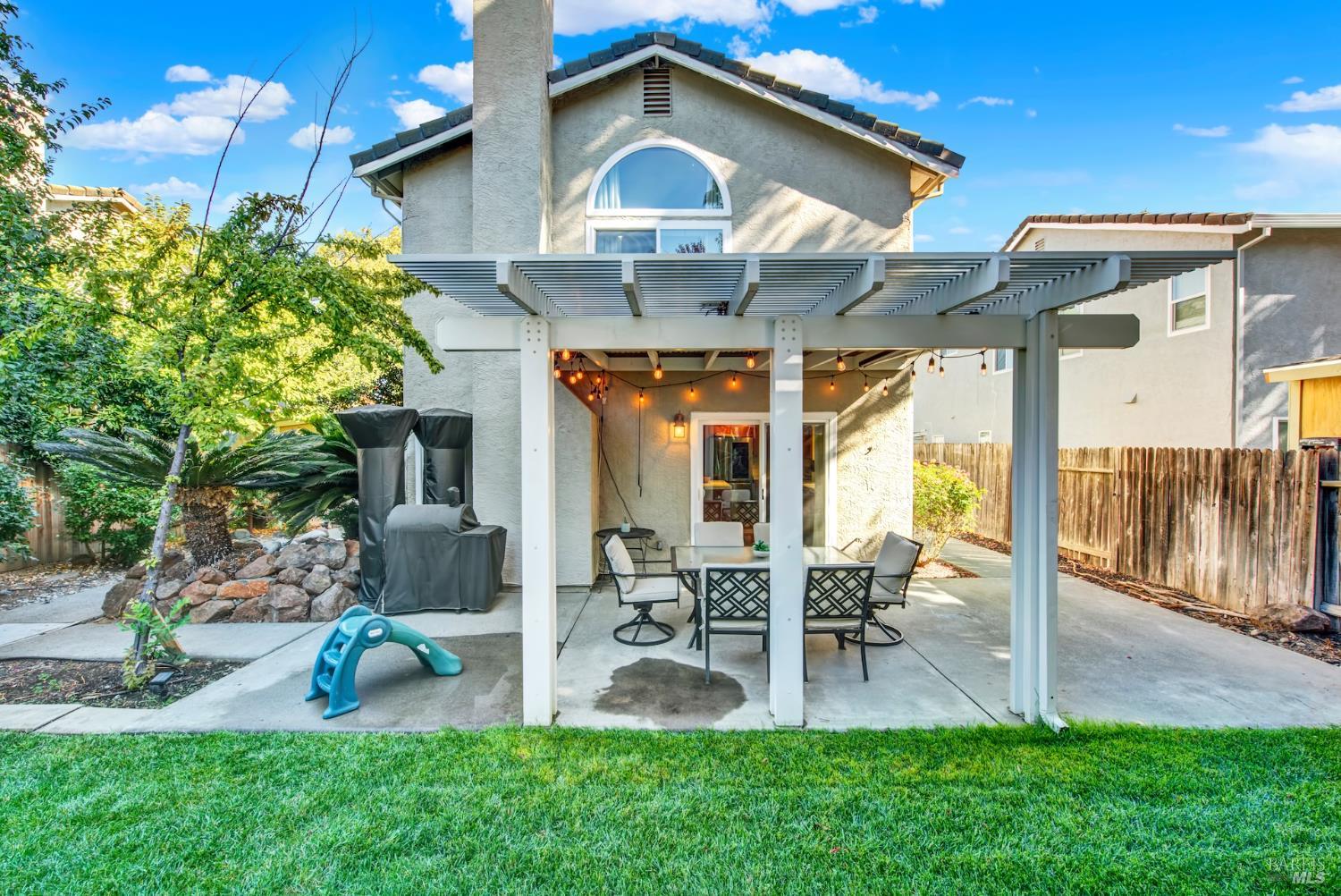 Detail Gallery Image 33 of 39 For 206 Colby Dr, Vacaville,  CA 95687 - 3 Beds | 2/1 Baths