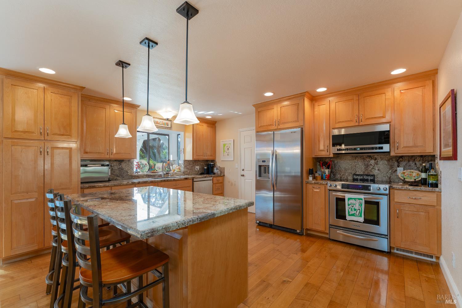 Detail Gallery Image 9 of 35 For 1381 El Dorado Rd, Ukiah,  CA 95482 - 3 Beds | 2 Baths