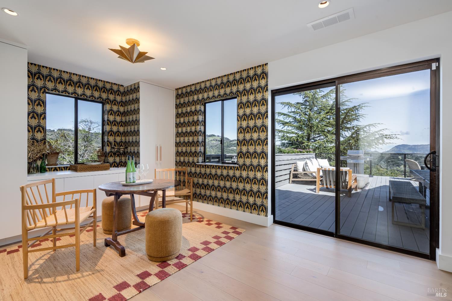 Detail Gallery Image 12 of 45 For 19185 Mesquite Ct, Sonoma,  CA 95476 - 4 Beds | 3/1 Baths