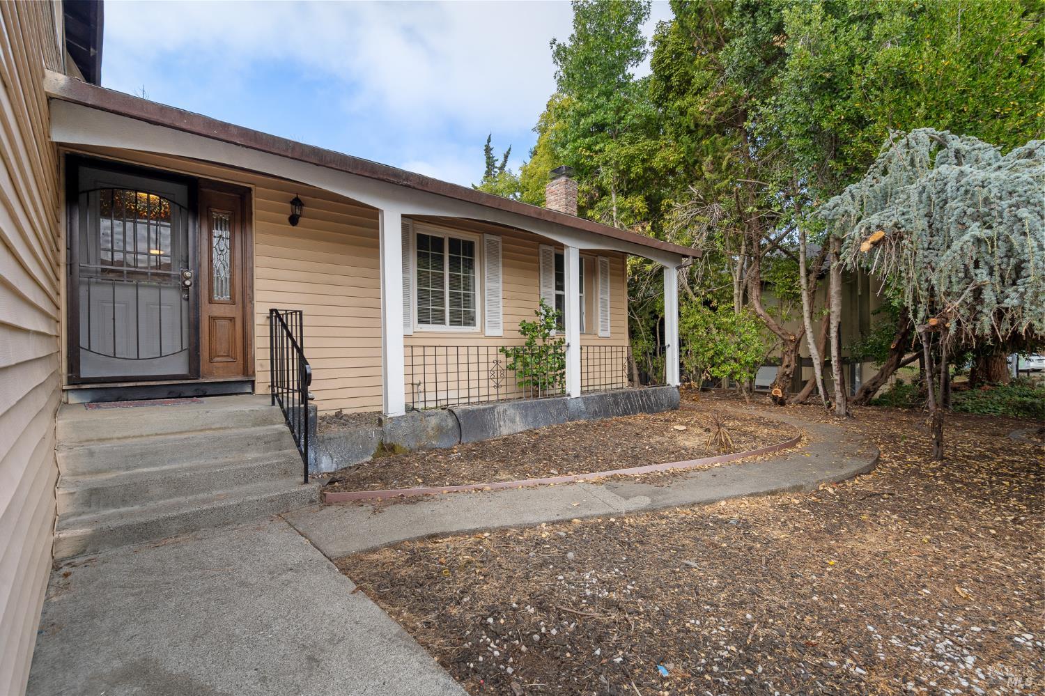 Detail Gallery Image 3 of 41 For 201 Tamalpais Dr, Vallejo,  CA 94589 - 4 Beds | 2/1 Baths