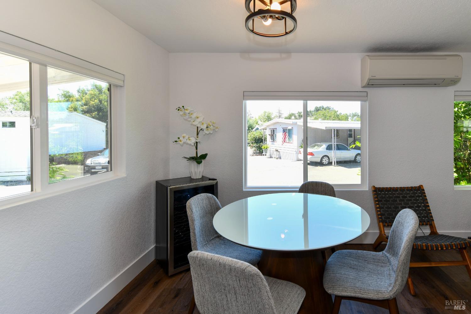 Detail Gallery Image 10 of 24 For 541 Mason St 8, Healdsburg,  CA 95448 - 2 Beds | 2 Baths