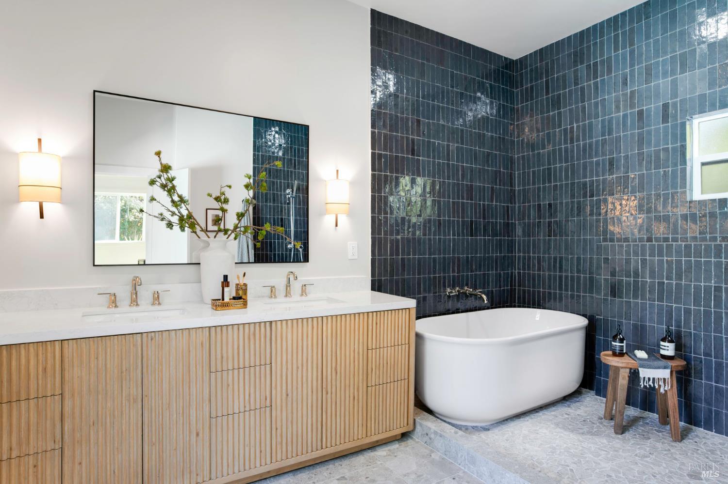 Detail Gallery Image 28 of 63 For 71 Pacheco Creek Dr, Novato,  CA 94949 - 4 Beds | 3/1 Baths