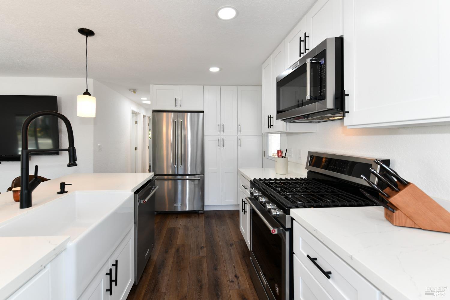 Detail Gallery Image 6 of 24 For 541 Mason St 8, Healdsburg,  CA 95448 - 2 Beds | 2 Baths