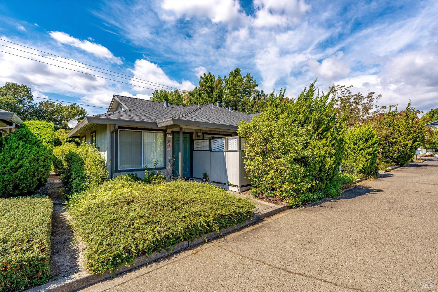 Detail Gallery Image 9 of 13 For 1014 1st St, Sonoma,  CA 95476 - – Beds | – Baths