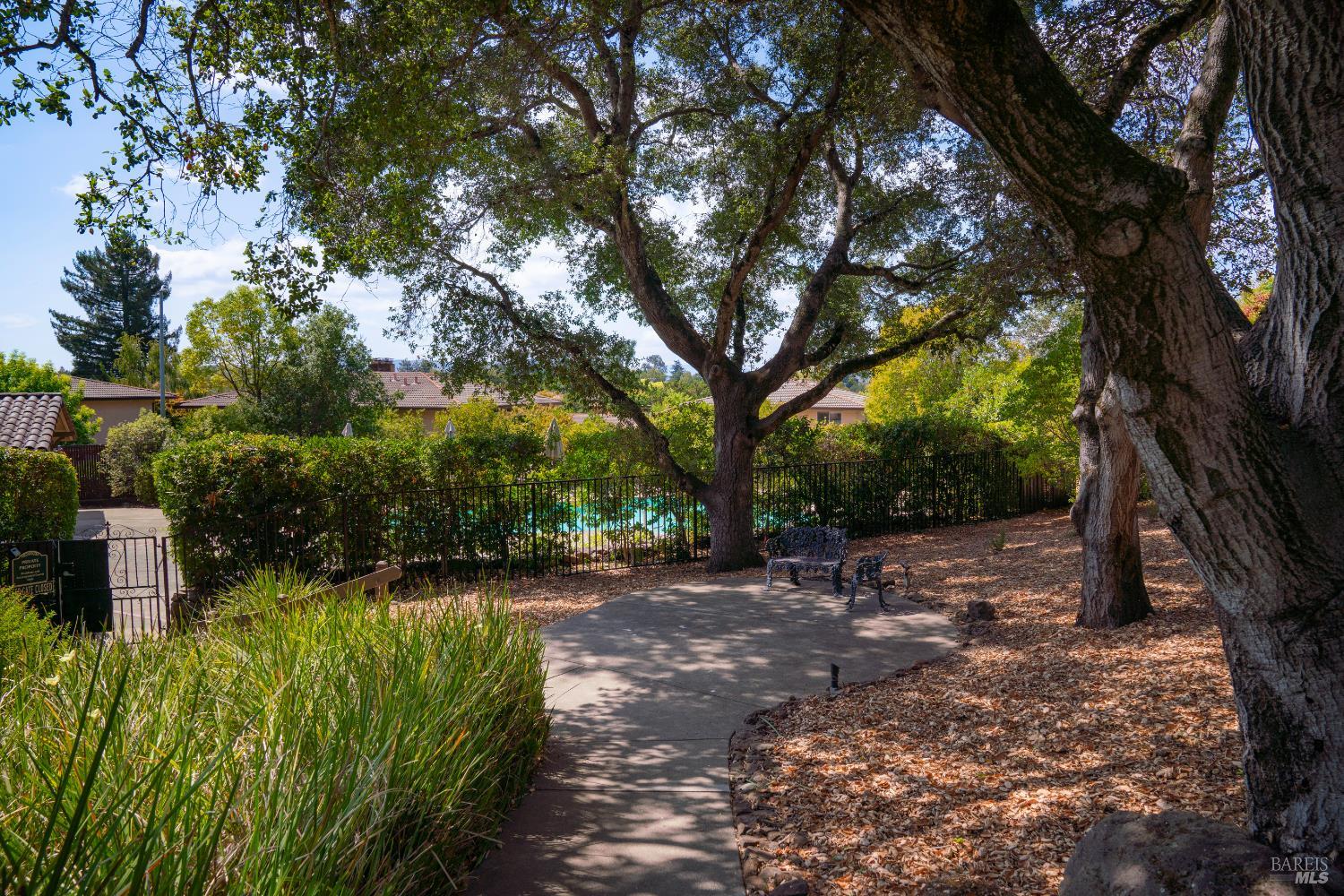 Detail Gallery Image 32 of 35 For 79 E Second St, Sonoma,  CA 95476 - 3 Beds | 2/1 Baths