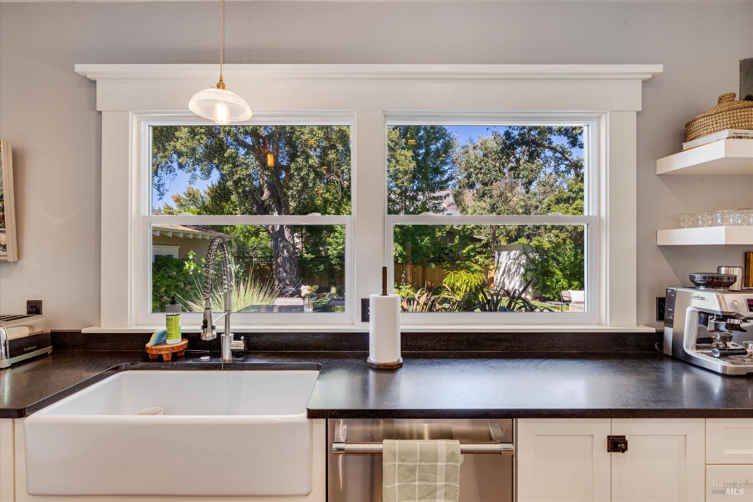 Detail Gallery Image 13 of 43 For 230 E Napa St, Sonoma,  CA 95476 - 3 Beds | 3/1 Baths