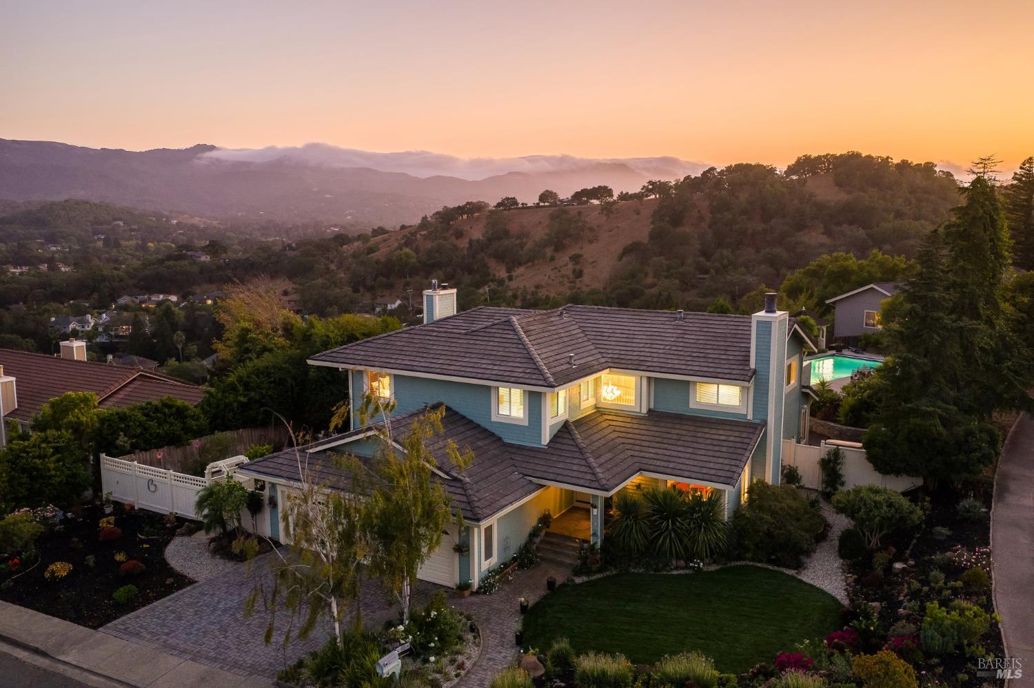 Detail Gallery Image 71 of 76 For 16 Fontana Ct, Novato,  CA 94945 - 5 Beds | 3/1 Baths