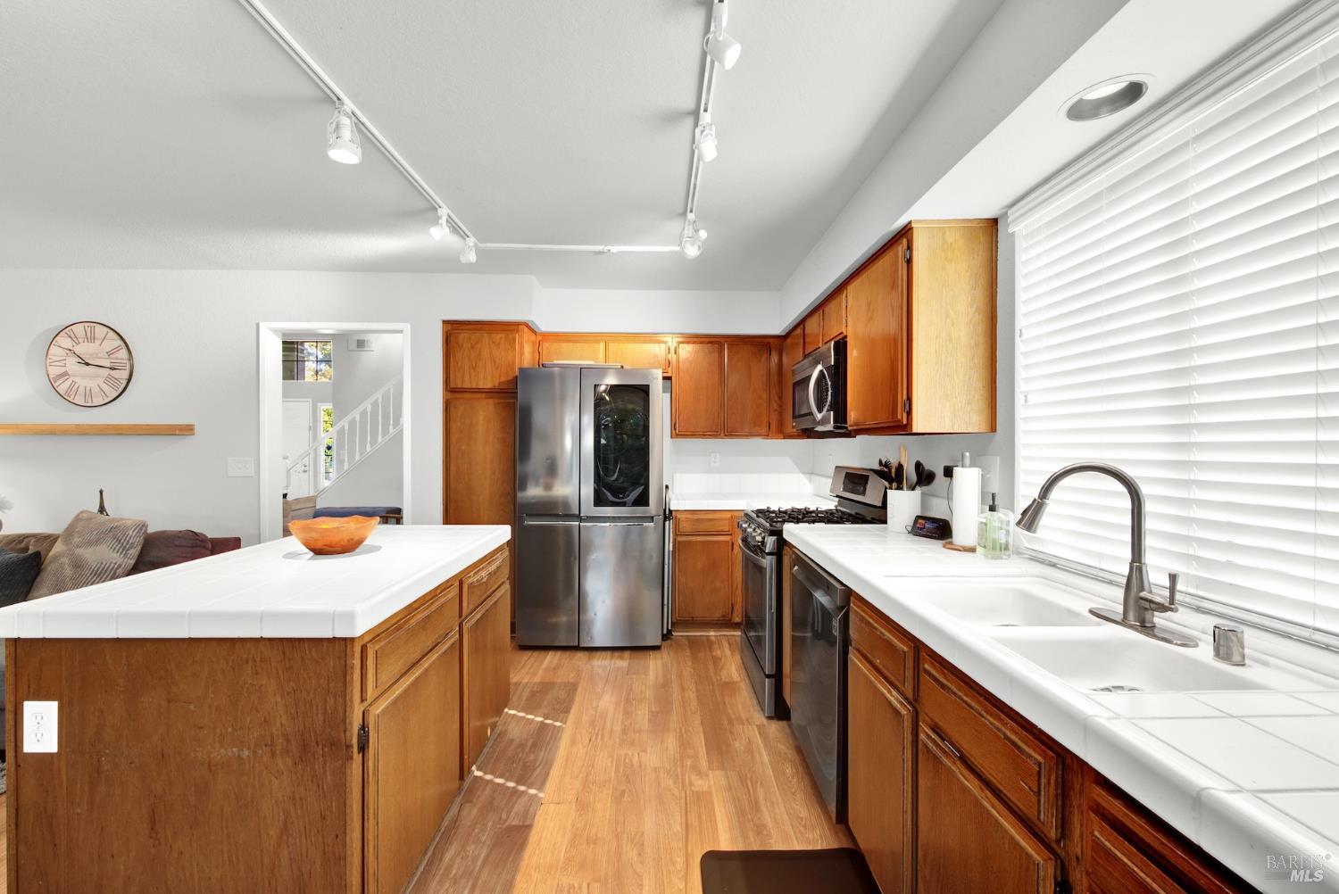 Detail Gallery Image 16 of 39 For 206 Colby Dr, Vacaville,  CA 95687 - 3 Beds | 2/1 Baths