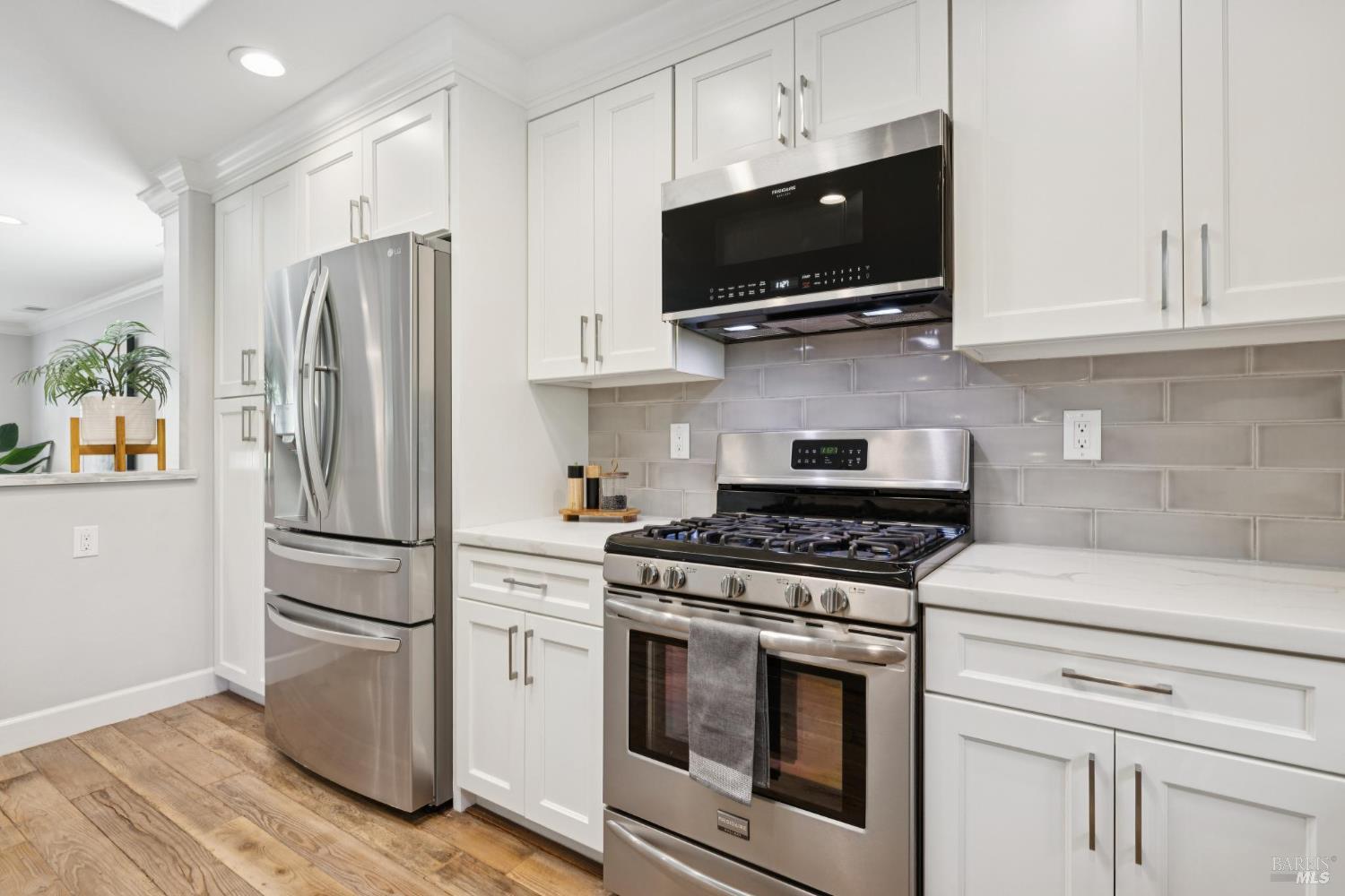 Detail Gallery Image 8 of 22 For 18878 Jami Lee Ln, Sonoma,  CA 95476 - 3 Beds | 2 Baths
