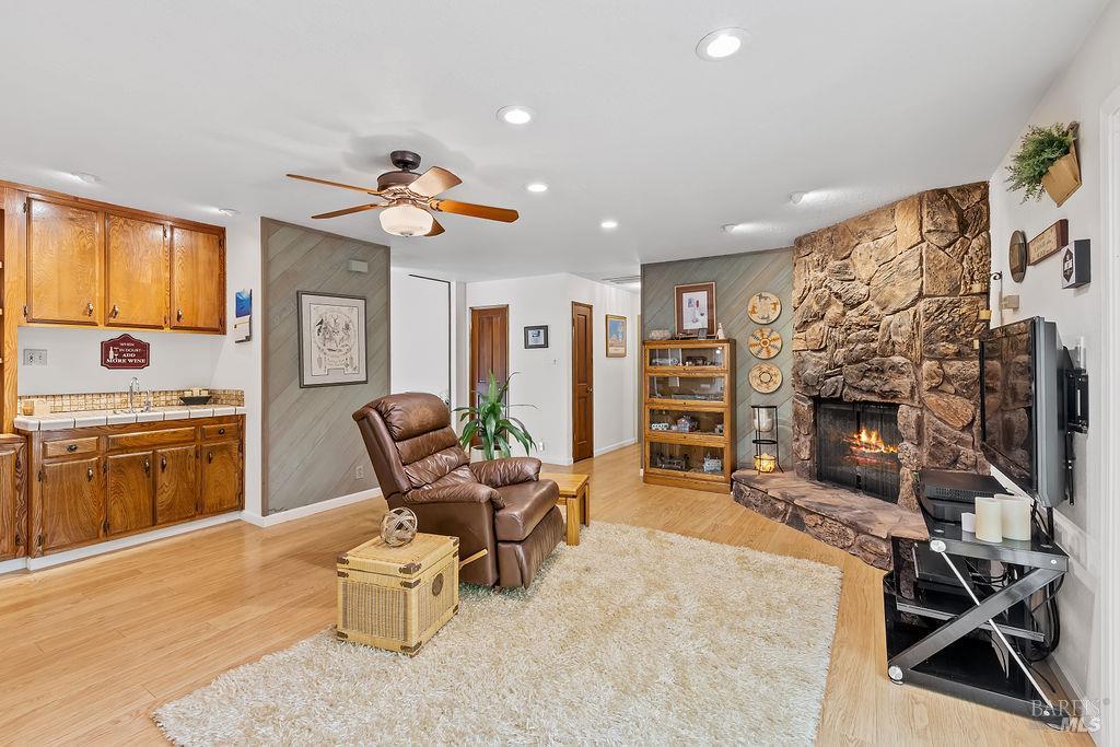 Detail Gallery Image 29 of 74 For 2321 Sunrise Ave, Santa Rosa,  CA 95409 - 3 Beds | 2 Baths