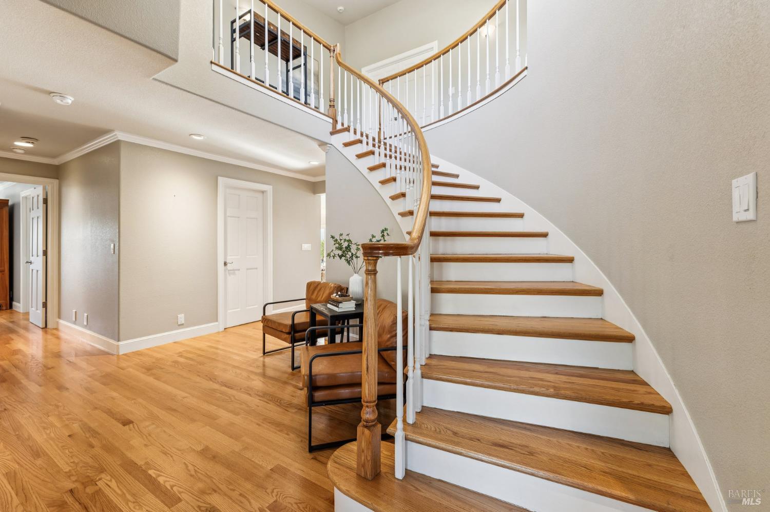 Detail Gallery Image 46 of 76 For 16 Fontana Ct, Novato,  CA 94945 - 5 Beds | 3/1 Baths