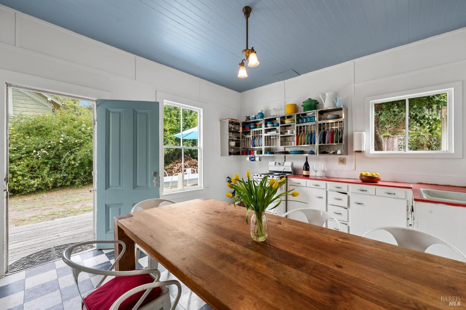 Detail Gallery Image 15 of 68 For 23 Brighton Ave, Bolinas,  CA 94924 - 9 Beds | 2/1 Baths