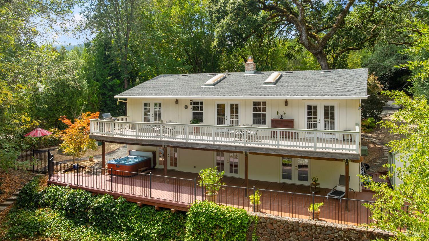 Detail Gallery Image 5 of 39 For 4300 Warm Springs Rd, Glen Ellen,  CA 95442 - 4 Beds | 2 Baths