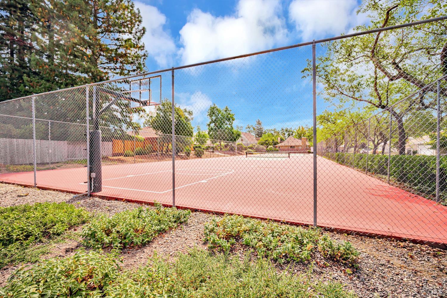 Detail Gallery Image 42 of 44 For 1748 Arroyo Sierra Ave, Santa Rosa,  CA 95405 - 3 Beds | 2 Baths