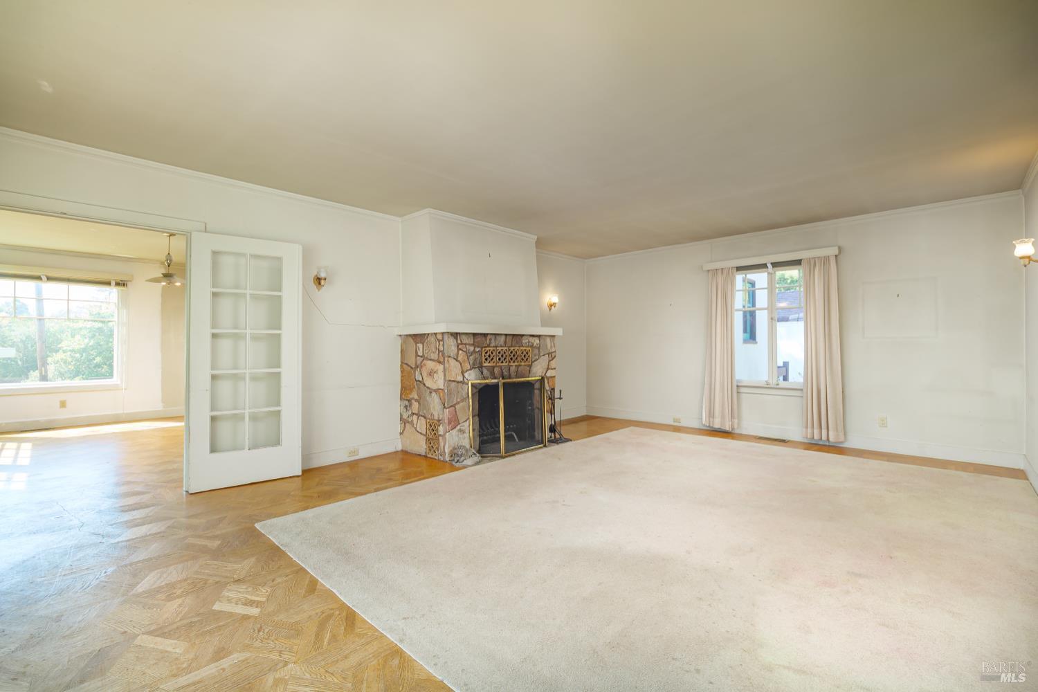 Detail Gallery Image 8 of 35 For 20 Shell Rd, Mill Valley,  CA 94941 - 3 Beds | 1/1 Baths