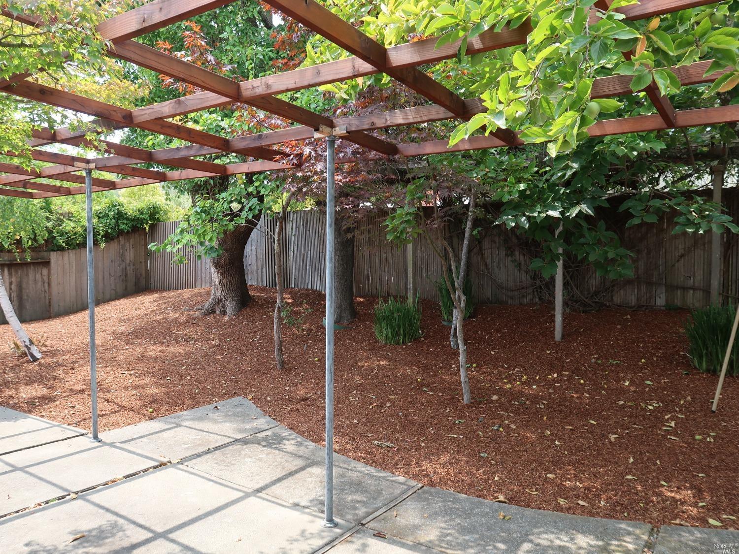 Detail Gallery Image 30 of 46 For 2151 Elderberry Ln, San Rafael,  CA 94903 - 3 Beds | 2 Baths